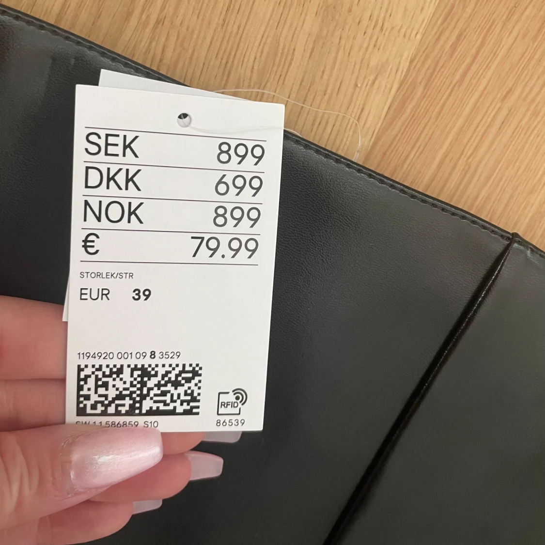 Helt nya, aldrig använda skinnstövlar med prislapp kvar  - 91