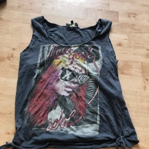 Linne - Coolt linne köpt på secondhand💗kontakta gärna innan köp:)