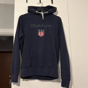 Gant Hoodie S - - Gant hoodie storlek S - Skick 7/10