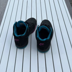 Nike skor - Säljer mina Nike skor då dom är för små ny pris 1700kr säljer för 279