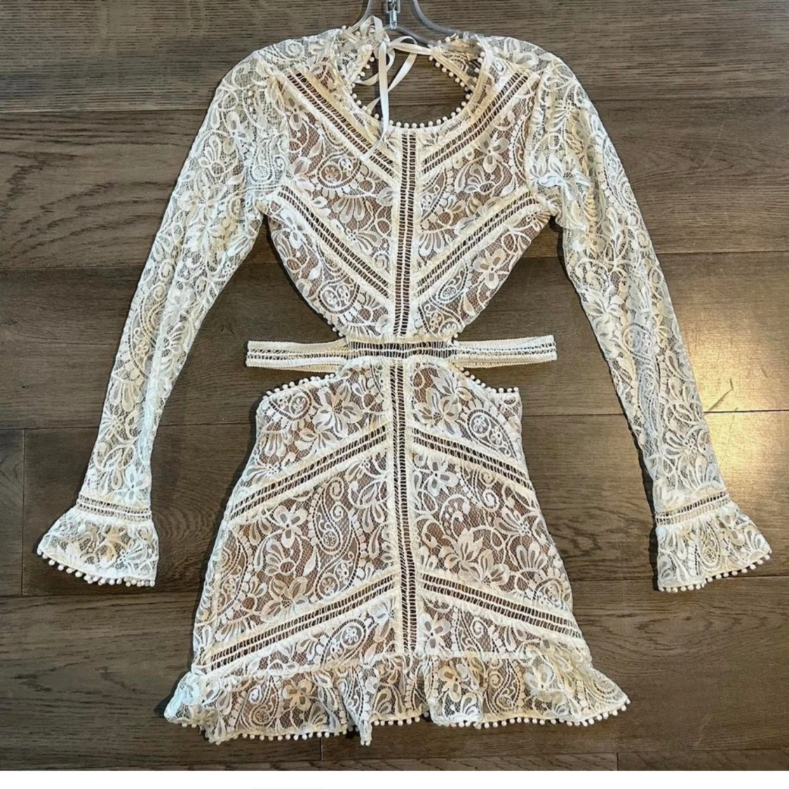 FOR LOVE & LEMONS - Emerie Cut Out Dress - VIT - 90