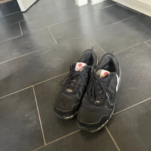 Skor från W6Yz  - Svarta skor från W6Yz Mycket bra skick Storlek 44