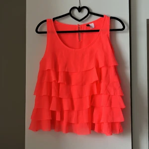Neon rolig blus - Jätte gullig blus från h&m. Har inte kommit till användning. Använd ungefär 1 gång.