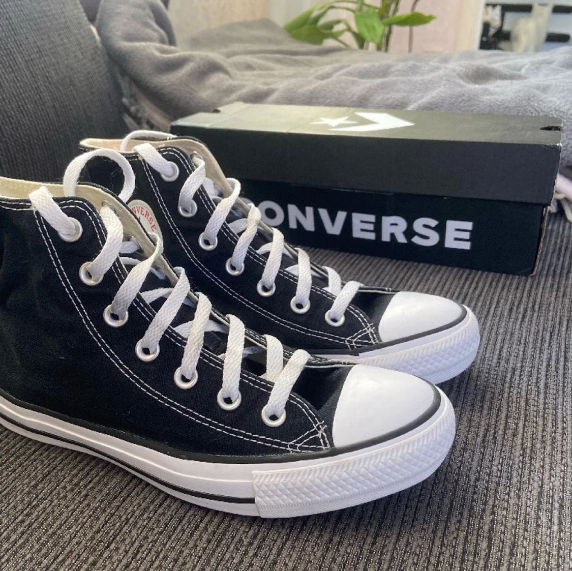Converse svarta jättefint skick - 90