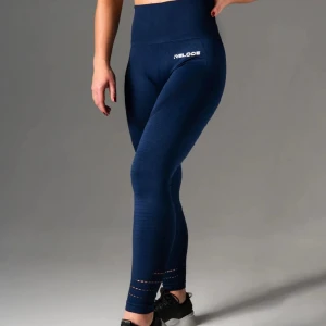 Relode power tights  - Jättesköna, högmidjade tights från relode. Skönt material som inte är genomskinligt och fin passform. Använda ett fåtal gånger  