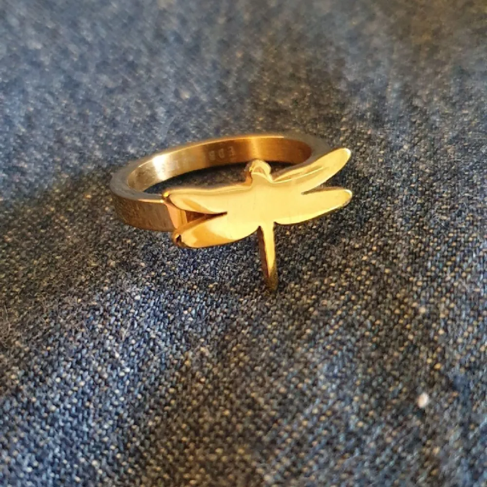 Edblad dragonfly ring som är slutsåld och går inte att få tag på längre! Skriv vid frågor 🫶. Accessoarer.