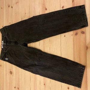 Polar 93 - Polar 93 i bra skick. Lappen med storlek är bortklippt. Men dem är större än mina polars i storlek 28 så jag tror dem i 30/30