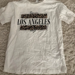 T-shirt  - Kommer inte längre till användning, är i bra skick💗