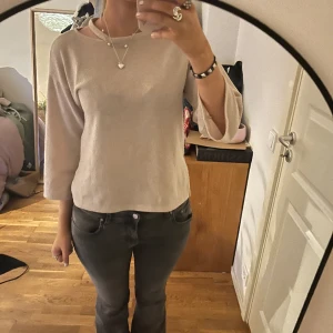 Trekvarts ärmd tröja - Så snygg tröja❣️❣️