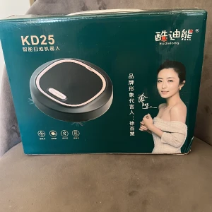 Robotdammsugare  - Robotdammsugare beställde 2 st varav den enda är helt ny oöppnad fungerar bra moppar och dammsuger och sopar till ett bra pris HELT NY!