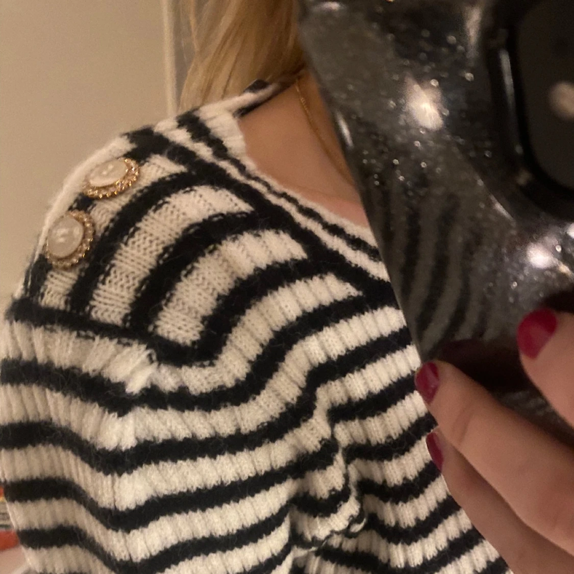 Svartvit stickad tröja!  - 91