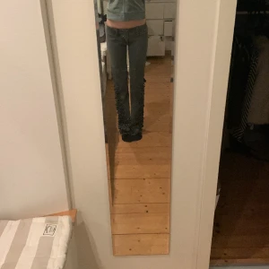Gråa flare jeans - Nyskick, aldrig använda, lågmidjade
