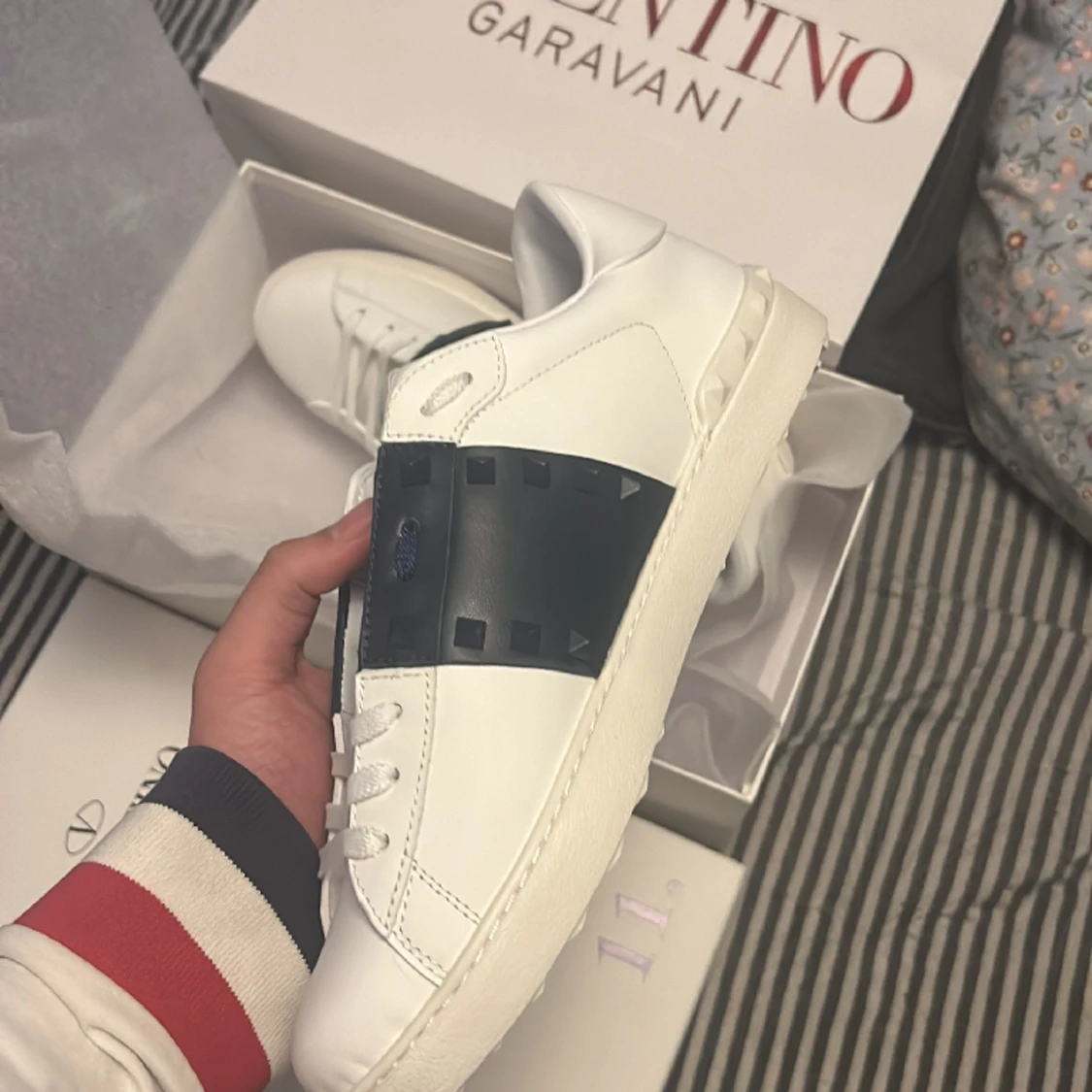 VALENTINOS Navy blue rockstud  - 91