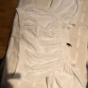 Söt top - Spets top i bomull jättefin 