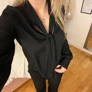 Blus - Jätte fin oanvänd blus från mango😍🥰