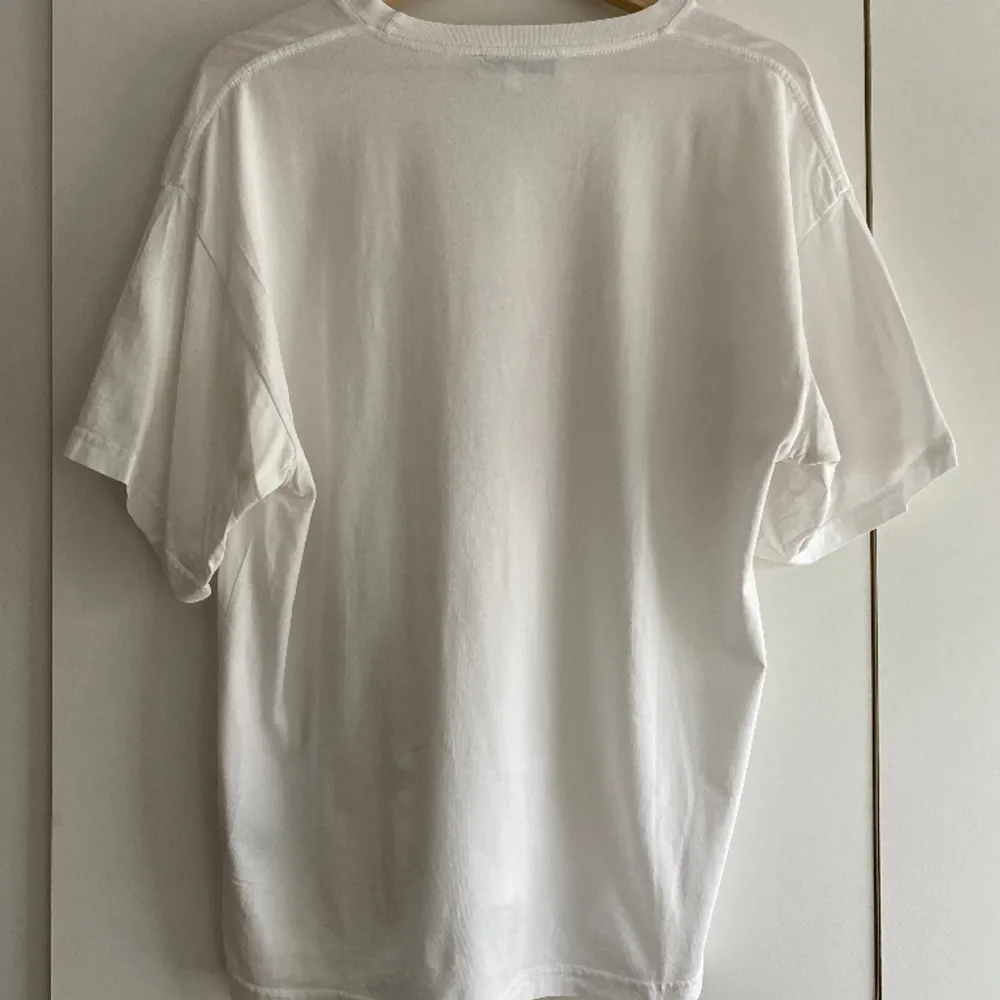 Fin t-shirt från Butter&Hazel✨ Storlek: M Material: 100% Bomull Skick: Inga anmärkningar . T-shirts.