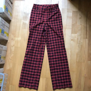 monki byxor - Väldigt fina monki byxor i bra skick. 