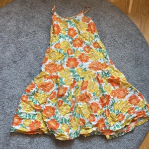 Jättefin sommar klänning  - Har bara andvänt den 3 gånger, bra skick