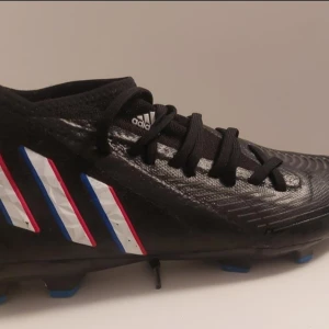 Adidas Fotbollsskor - Nypris 1500kr, Storlek 42, Svart-Blåa.