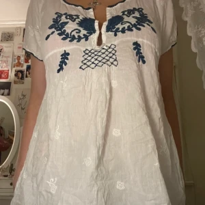 Odd Molly blus - Söt blus från odd molly i fint skick💘 Den är i storlek ”3” vilket jag skulle säga är mellan 36-38🥰