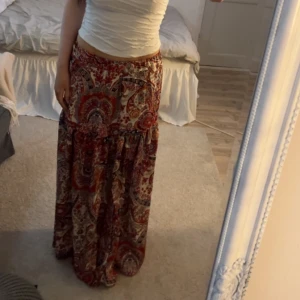 Kjol - Super fin lång kjol i storlek s🤍