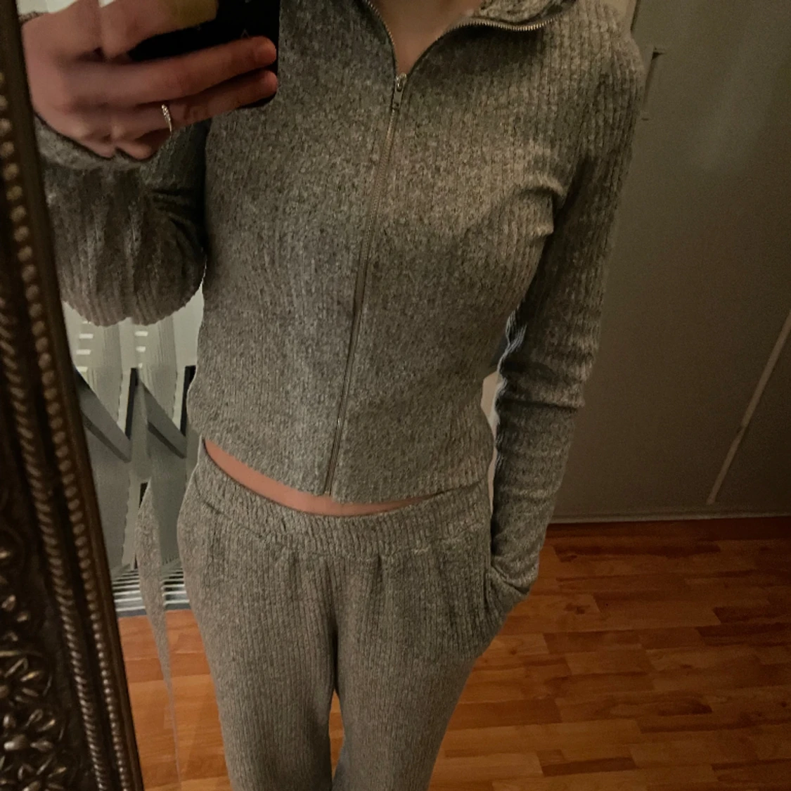 Säker zipp tröjan och byxorna  - 91