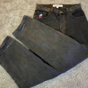 Polar Skate Co bigboy Jeans - ett par jeans ifrån märket Polar Skate Co i modellen bigboy i storleken M. 