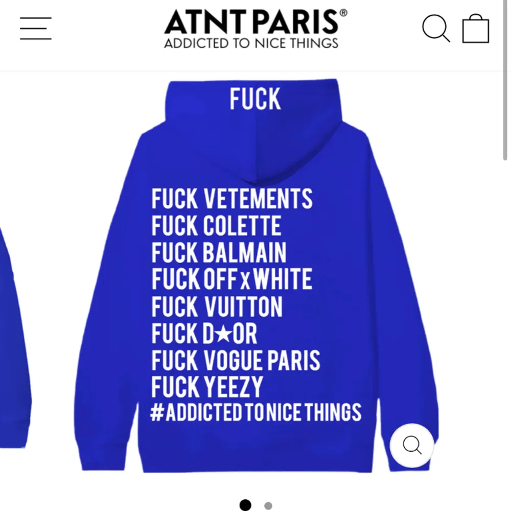 Säljer nu min unika och as coola hoodie från ATNT Paris då den inte kommer till användning. I nyskick!! 💙Nypris runt 1300kr. Hoodies.