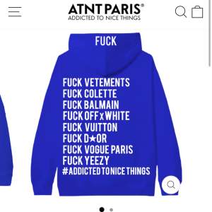 Säljer nu min unika och as coola hoodie från ATNT Paris då den inte kommer till användning. I nyskick!! 💙Nypris runt 1300kr