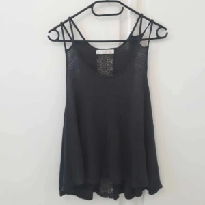 Fint linne - Grått fint linne med broderad rygg från Pull & Bear. Aldrig använt.