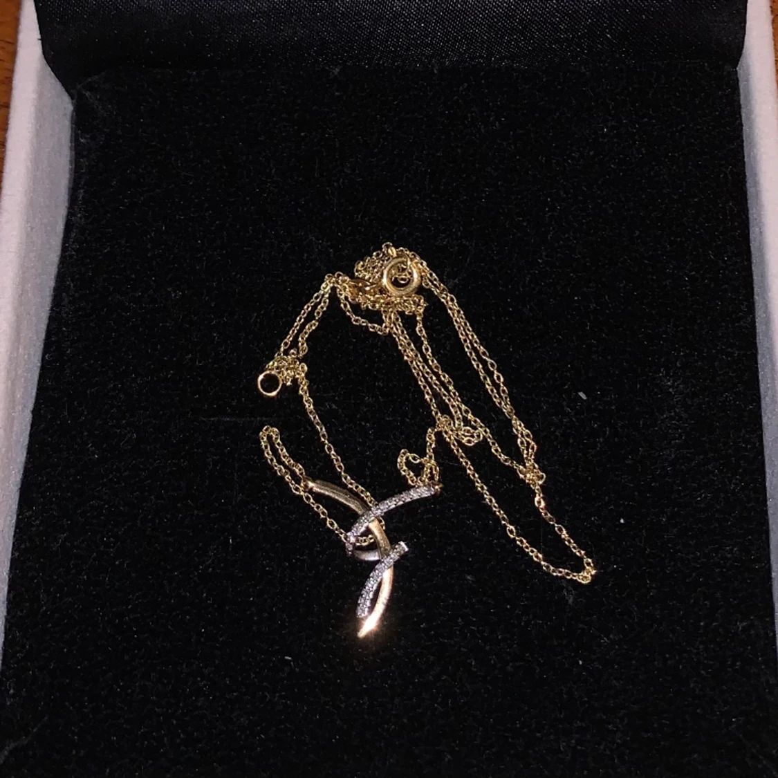 Halsband 18k guldfynd använd 1-3ggr