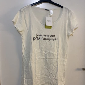 T-shirt helt ny med etikett  - Oanvänd T-shirt 38/40 la redoute special kollektion 