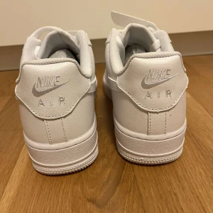 Airforce  - Självet dessa AirForce 1 som var lite för små för mig. De är en replika av de äkta men är helt fläckfria. Skorna är såklart oanvända.