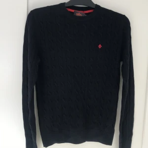 Morris sweatshirt  - Morris sweatshirt i storlek Xs. Tunnt material. Men i bra skick och knappt använd