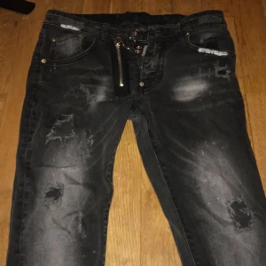 Dsquared 2 jeans - Storlek 40 500 kr Tar emot bud Kungsbacka/Göteborg 