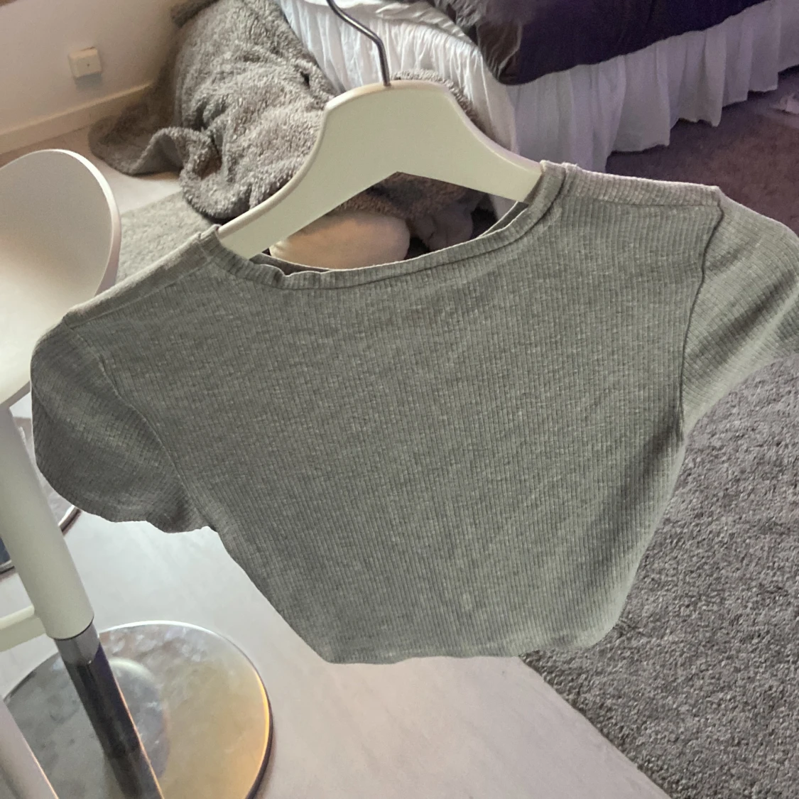 Grå ribbad topp från FSBN Sister - 90