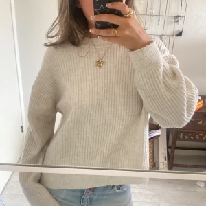 Stickad tröja - Fin stickad tröja som inte kommer till användning 