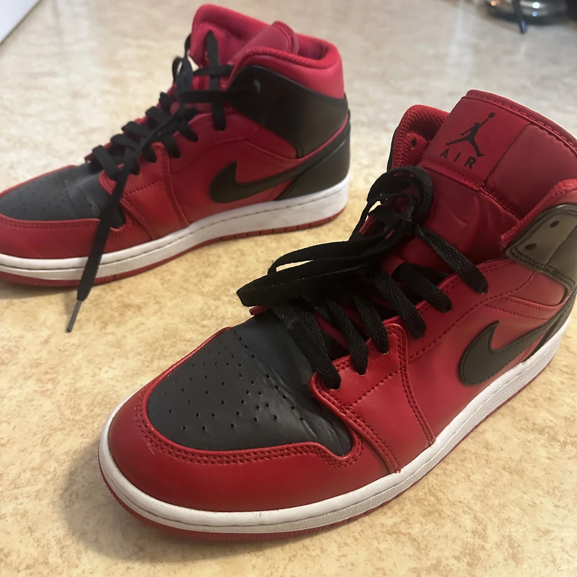 Nike Jordan 1 röd  - 91