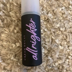 Urban decay setting spray  - Urban decay setting spray inte mycket använd  Nypris: ca 320