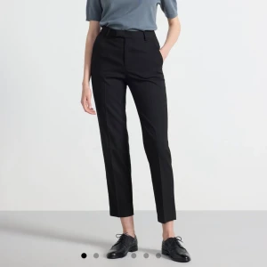 Kostymbyxa  - Kostymbyxa från Lindex. Använda 1 gång!