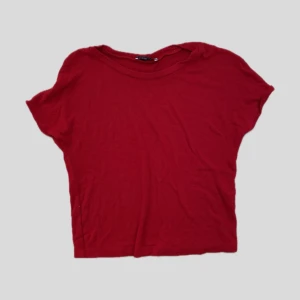 ZARA croptop - very loved, worn but still im good condition | fråga om det är något ~!