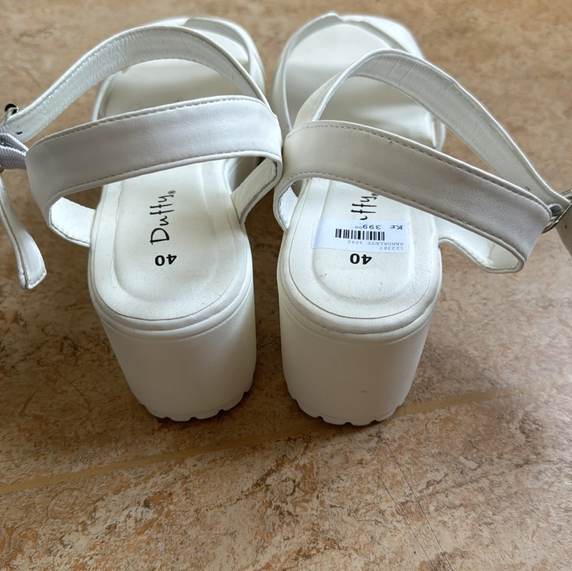 Sandaler med klack - 91