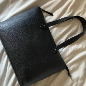 Leopard - Svart väska med leopard mönster i!!🐆