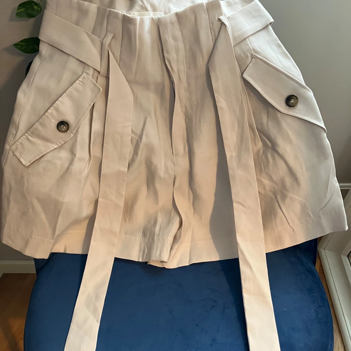 Ljusbeiga sommarshorts - 90