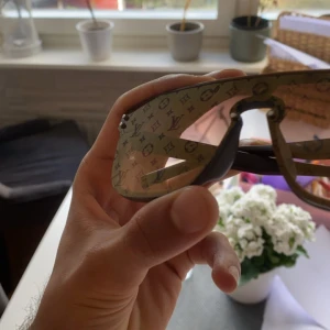 Louis vuitton glasögon - Skick 10/10 glasögon perfekt t sommaren och passar t alla outfits