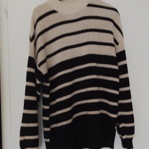 Stickad tröja - Bra skick