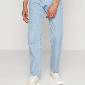 Levis 501 - Säljer dessa 501'or. Väl använda men i bra skick
