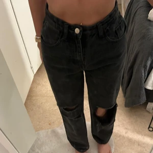Svarta jeans - Kommer inte till användning längre.  Använd skick