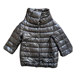 Herno jacka - Säljer min fina Herno jacka. Hör av er för mer frågor❤️