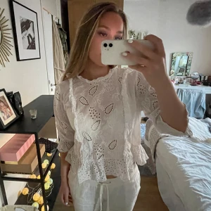 Zara blus 👼 - Super söt blus från zara!! <3 Storlek xs/s